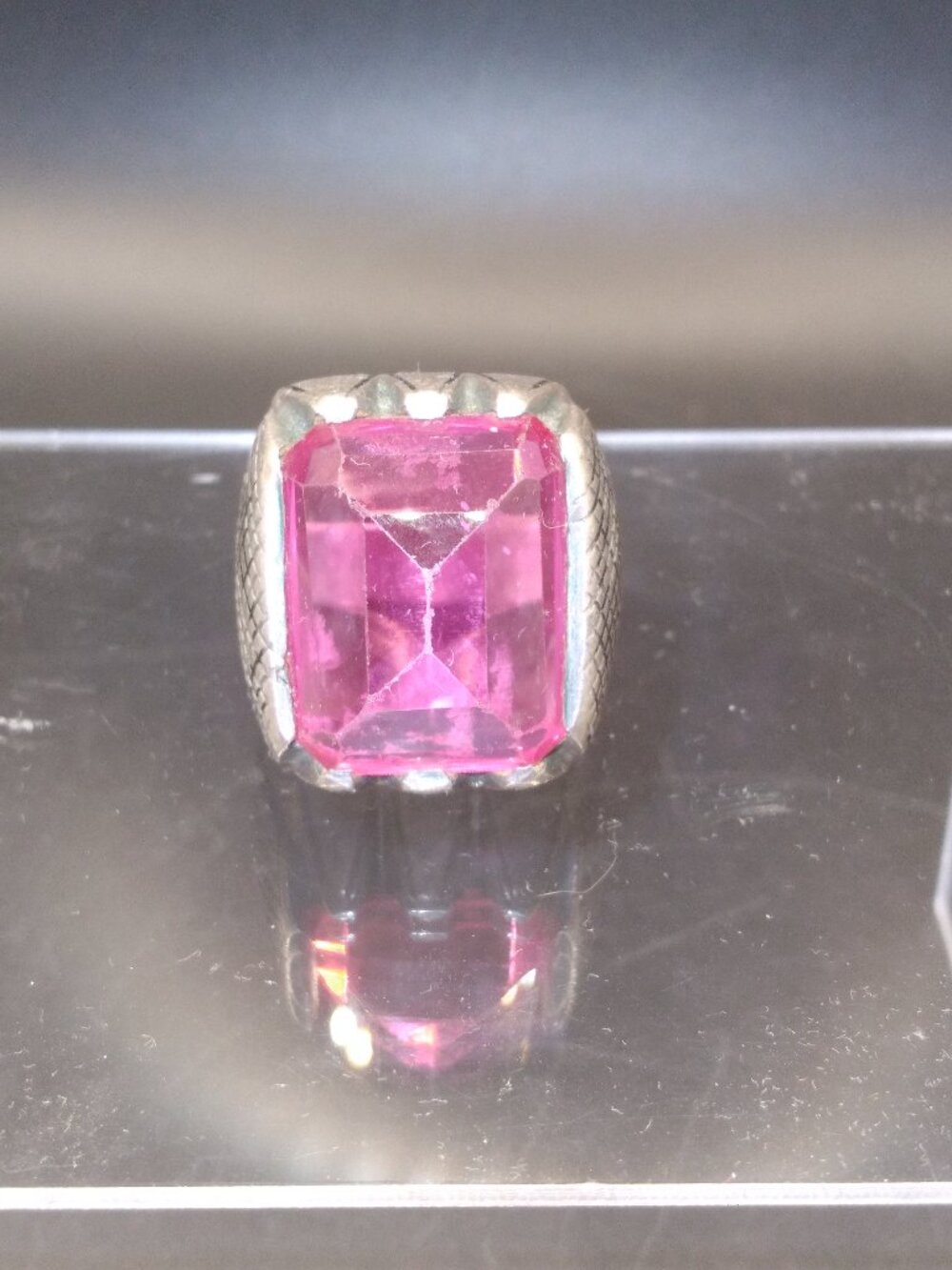 Sterling silver Ring Pink gass Rhinestone size 10 1/2 weights 23 grams